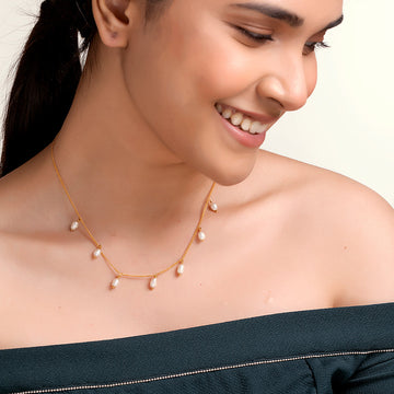 Pearl Droplet Necklace
