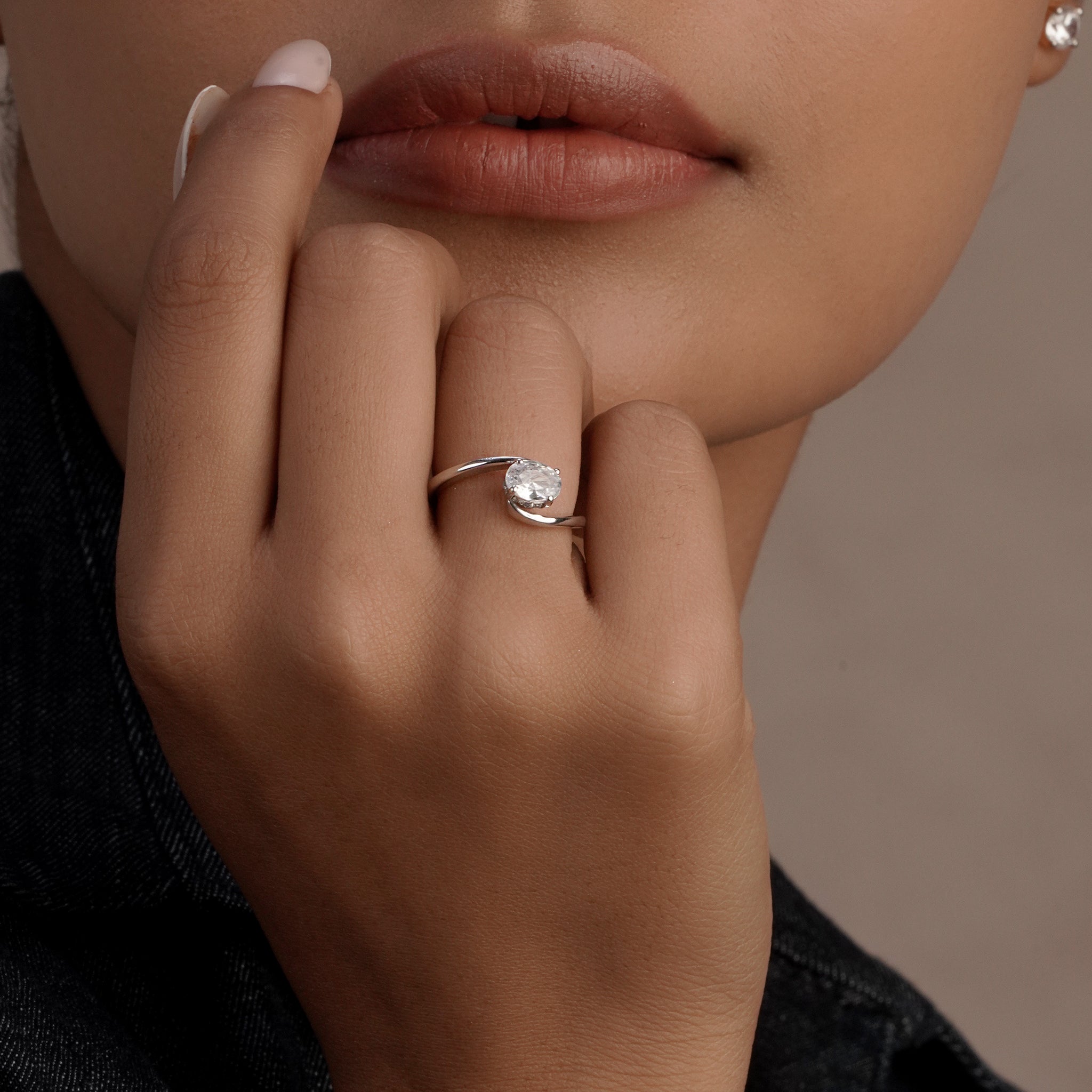 Solitaire Twist Ring in 92.5 Sterling Silver