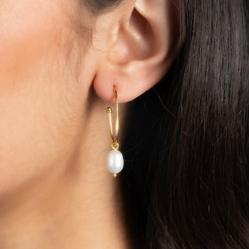 Chic Pearl Hoops